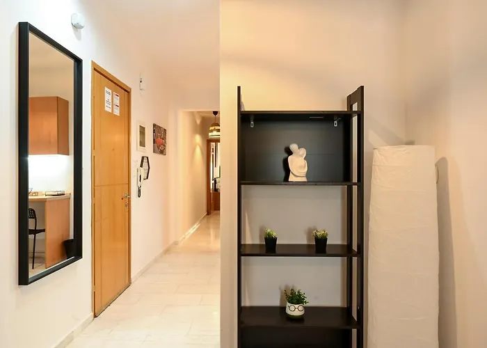Center Modern *
